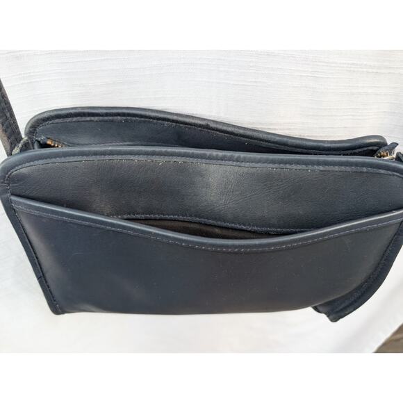 Vintage Wilson's Leather Navy Crossbody Shoulder Purse Bag Small Minimalist - Picture 7 of 9